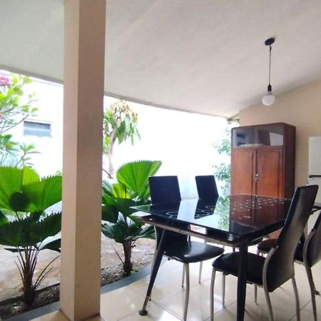 Sadana Villahouse Ngadinegaran Джокякарта Екстериор снимка