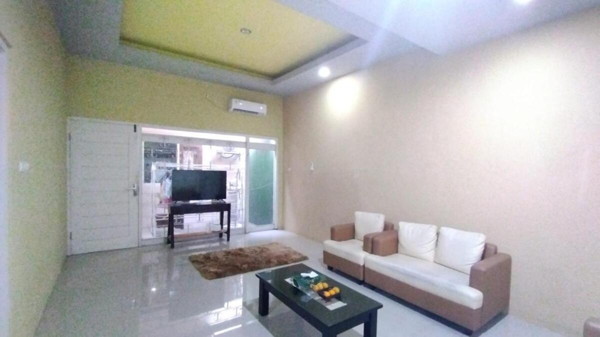 Sadana Villahouse Ngadinegaran Джокякарта Екстериор снимка